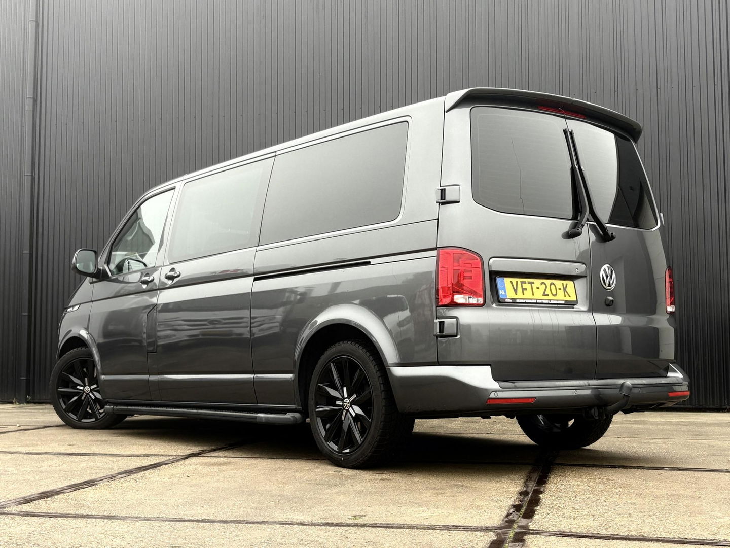 Volkswagen Transporter 2.0 TDI L2H1 30 DC Bulli 199PK | LEDER | LED | ADAPTIVE CRUISE