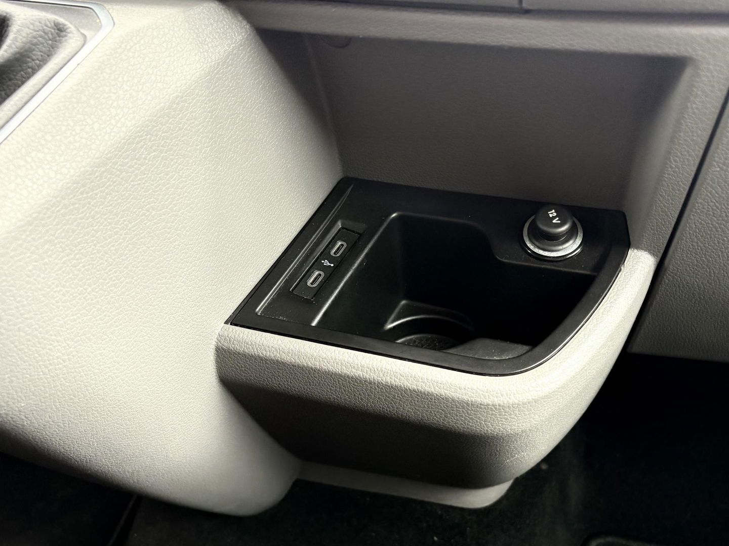 Volkswagen Transporter 2.0 TDI L2H1 30 DC Bulli 199PK | LEDER | LED | ADAPTIVE CRUISE