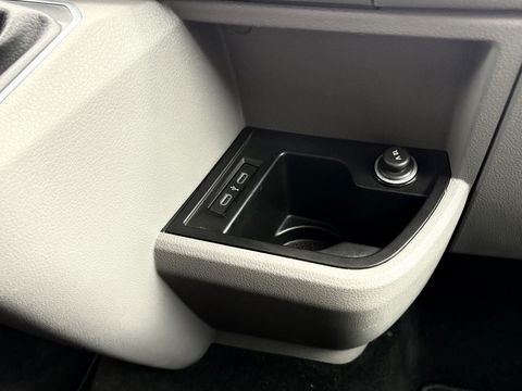 Volkswagen Transporter 2.0 TDI L2H1 30 DC Bulli 199PK | LEDER | LED | ADAPTIVE CRUISE