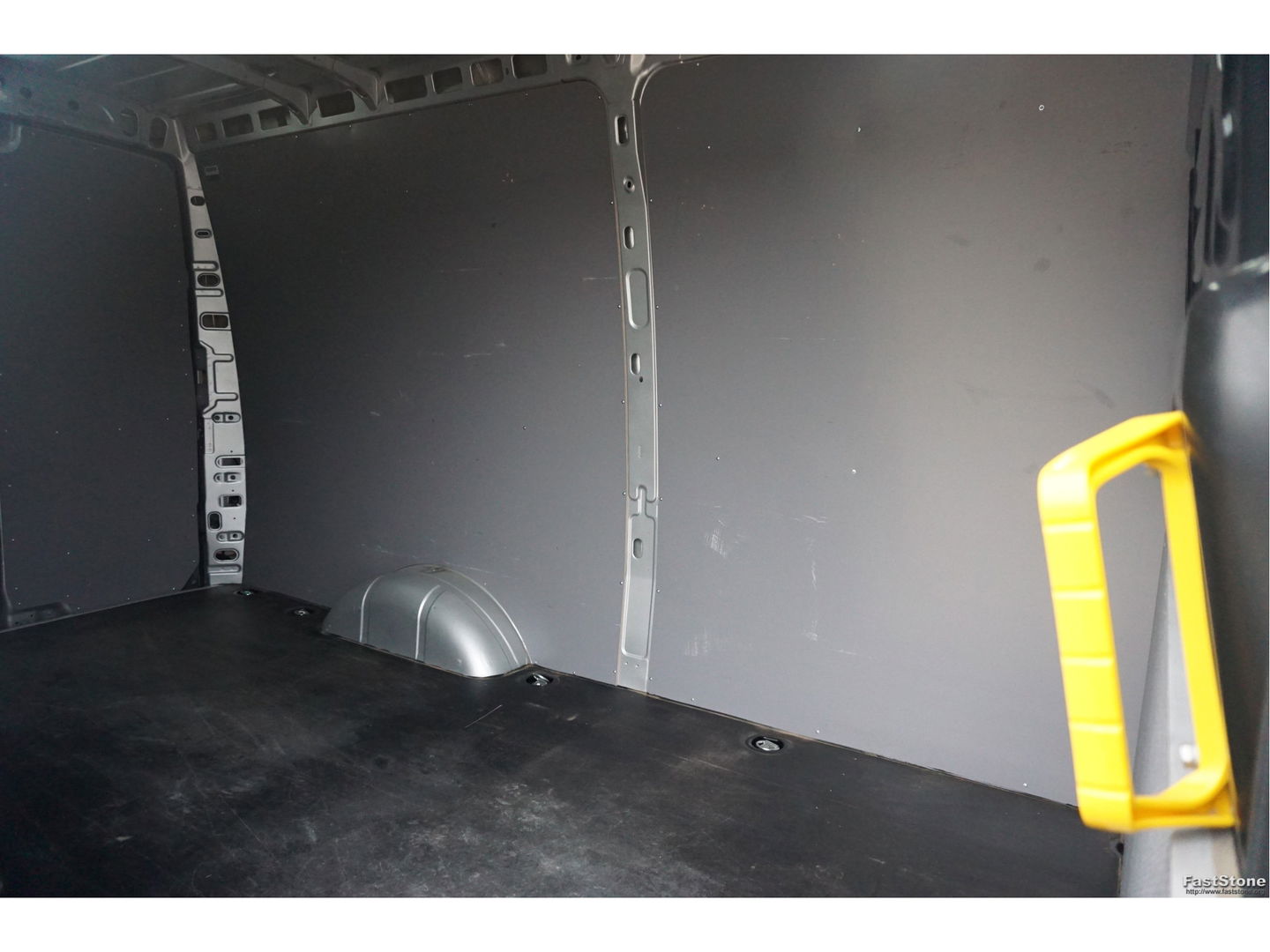 Iveco Daily 35S21 3.0 Hi-Matic L2H2 352L AUT BPM VRIJ!! Navi, Camera, Luchtvering, 3.5T Trekhaak, LED, LM!! NR.