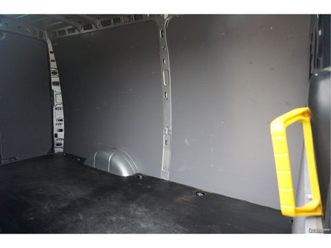 Iveco Daily 35S21 3.0 Hi-Matic L2H2 352L AUT BPM VRIJ!! Navi, Camera, Luchtvering, 3.5T Trekhaak, LED, LM!! NR.