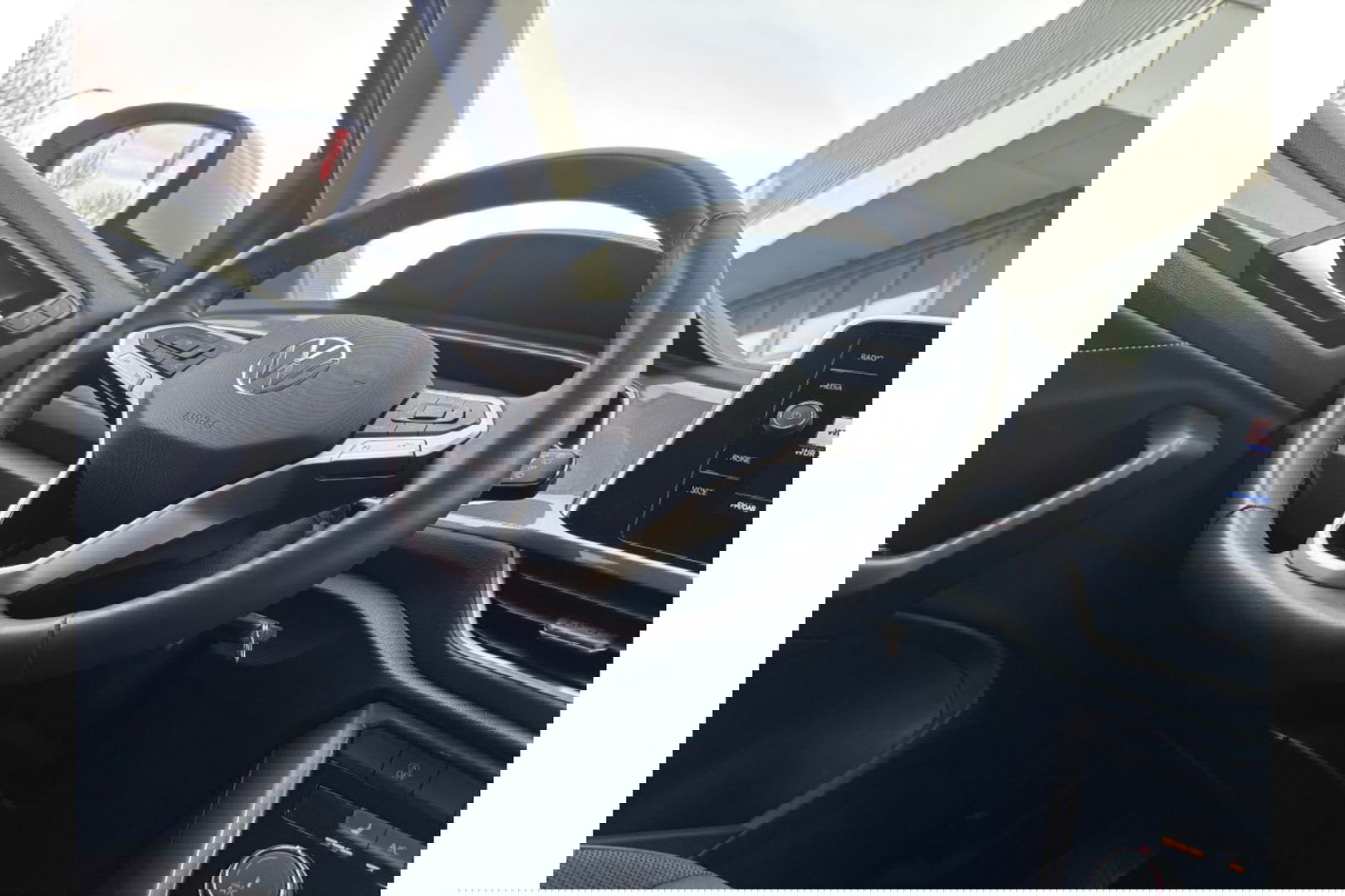 Volkswagen T-Roc 1.0 TSI LIFE EDITION AIRCO LMV PDC CARPLAY STOELVW ALCANTARA