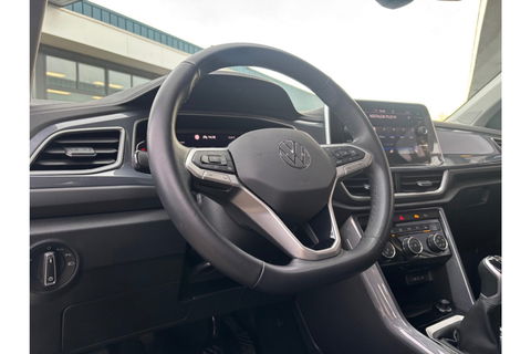 Volkswagen T-Roc 1.0 TSI LIFE EDITION AIRCO LMV PDC CARPLAY STOELVW ALCANTARA