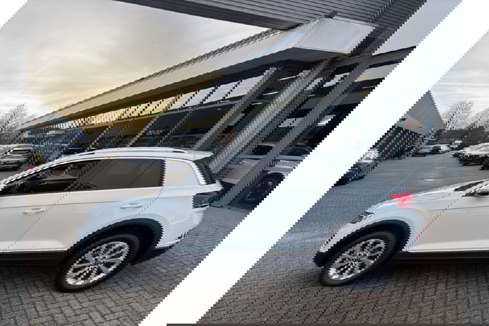 Volkswagen T-Roc 1.0 TSI LIFE EDITION AIRCO LMV PDC CARPLAY STOELVW ALCANTARA