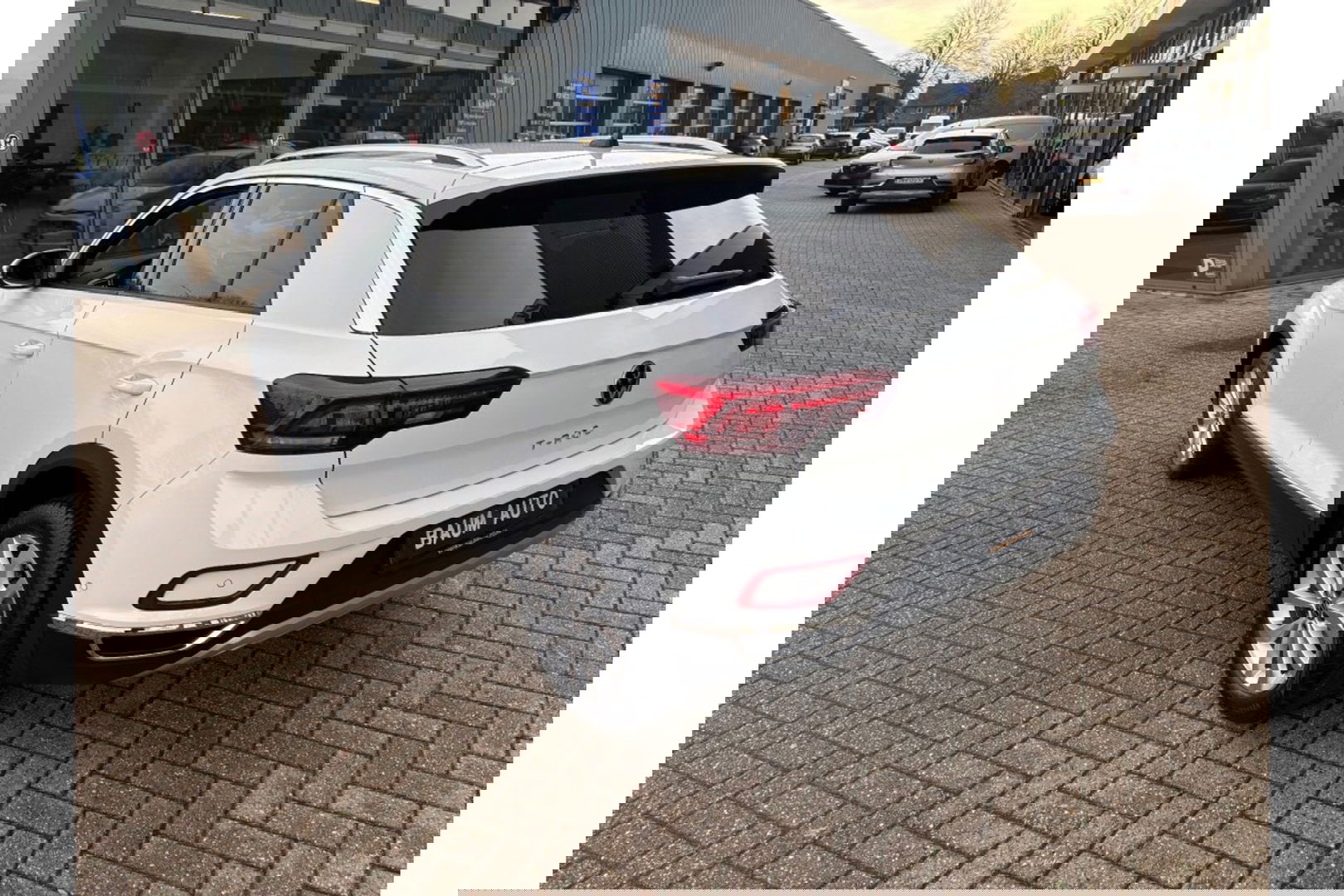 Volkswagen T-Roc 1.0 TSI LIFE EDITION AIRCO LMV PDC CARPLAY STOELVW ALCANTARA