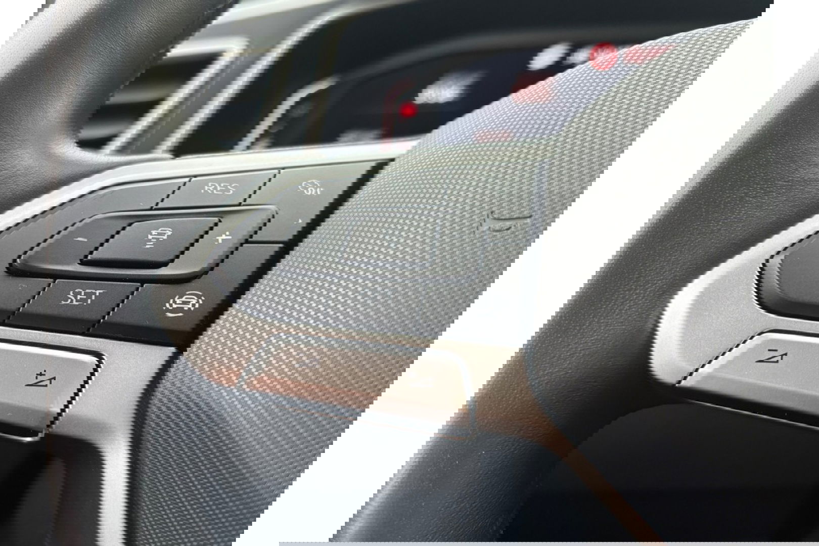 Volkswagen T-Roc 1.0 TSI LIFE EDITION AIRCO LMV PDC CARPLAY STOELVW ALCANTARA