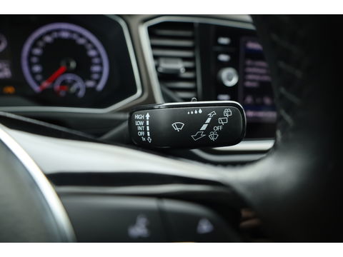 Volkswagen T-Roc 1.0 TSI Sport | Trekhaak | CarPlay | Adapt. Cruise | LED | Camera | Stoelverw. | PDC V+A | Navi