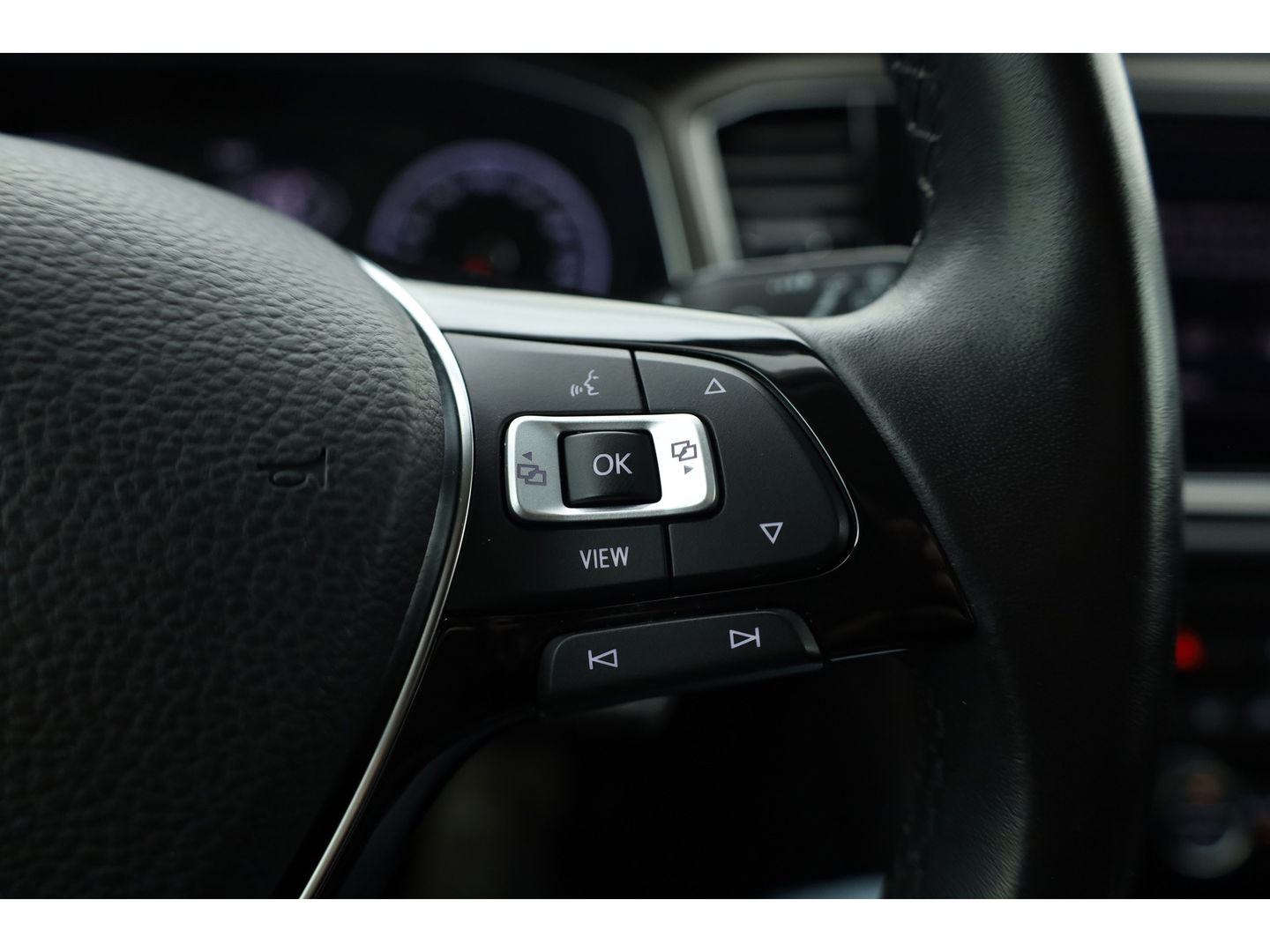 Volkswagen T-Roc 1.0 TSI Sport | Trekhaak | CarPlay | Adapt. Cruise | LED | Camera | Stoelverw. | PDC V+A | Navi