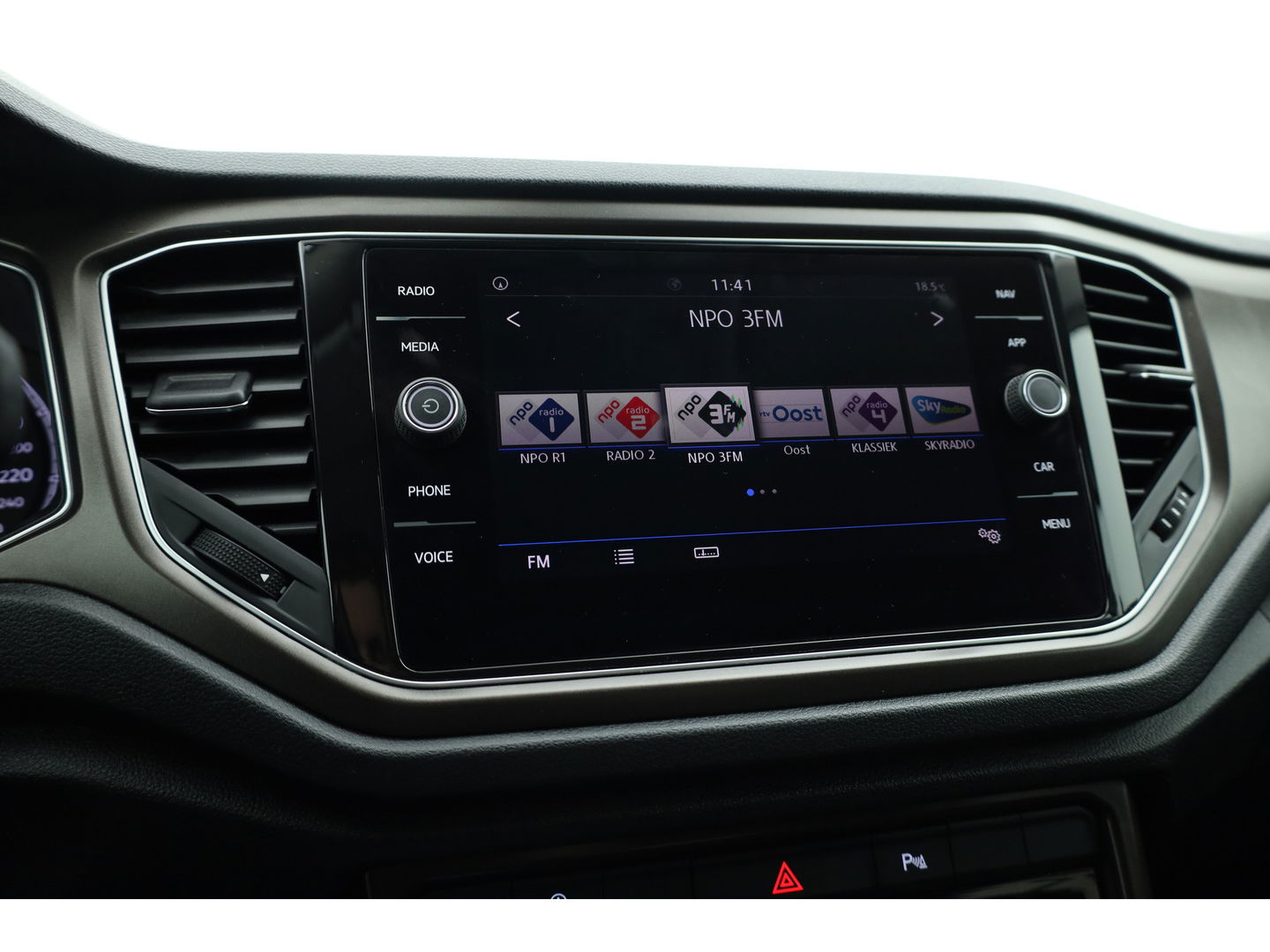Volkswagen T-Roc 1.0 TSI Sport | Trekhaak | CarPlay | Adapt. Cruise | LED | Camera | Stoelverw. | PDC V+A | Navi