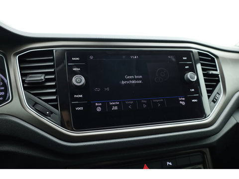 Volkswagen T-Roc 1.0 TSI Sport | Trekhaak | CarPlay | Adapt. Cruise | LED | Camera | Stoelverw. | PDC V+A | Navi