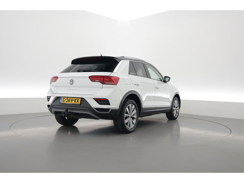 Volkswagen T-Roc 1.0 TSI Sport | Trekhaak | CarPlay | Adapt. Cruise | LED | Camera | Stoelverw. | PDC V+A | Navi