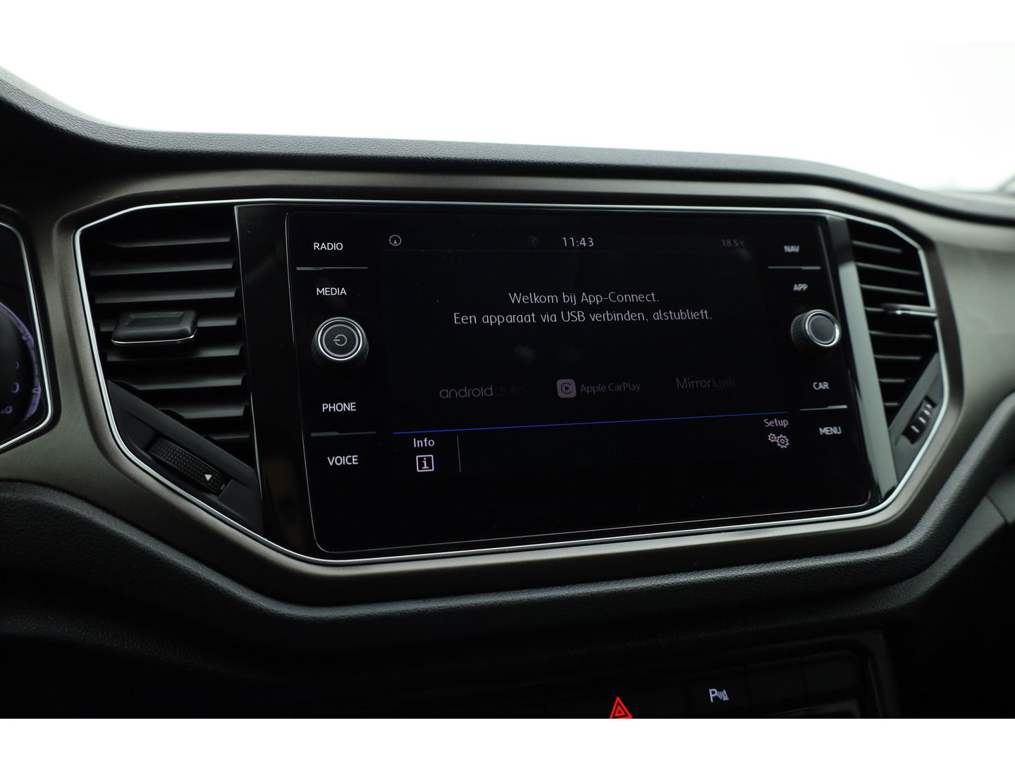 Volkswagen T-Roc 1.0 TSI Sport | Trekhaak | CarPlay | Adapt. Cruise | LED | Camera | Stoelverw. | PDC V+A | Navi