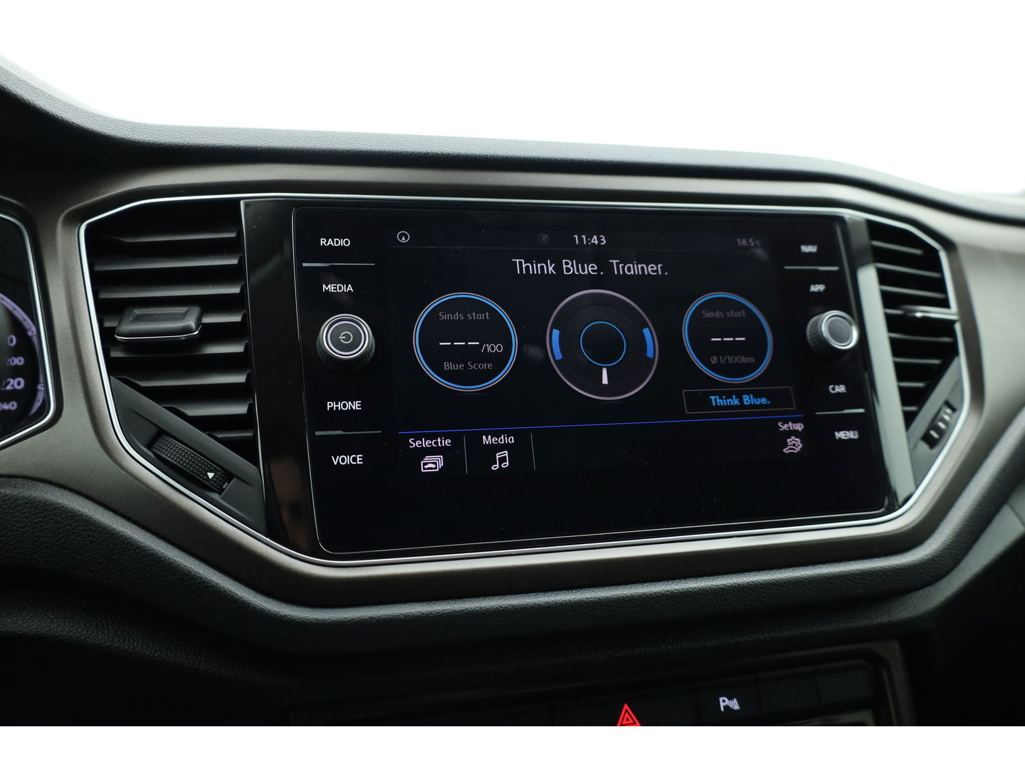 Volkswagen T-Roc 1.0 TSI Sport | Trekhaak | CarPlay | Adapt. Cruise | LED | Camera | Stoelverw. | PDC V+A | Navi