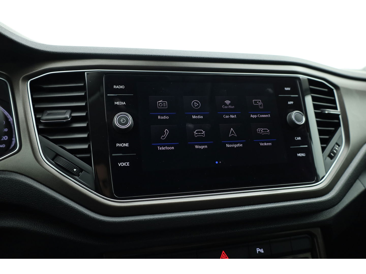 Volkswagen T-Roc 1.0 TSI Sport | Trekhaak | CarPlay | Adapt. Cruise | LED | Camera | Stoelverw. | PDC V+A | Navi