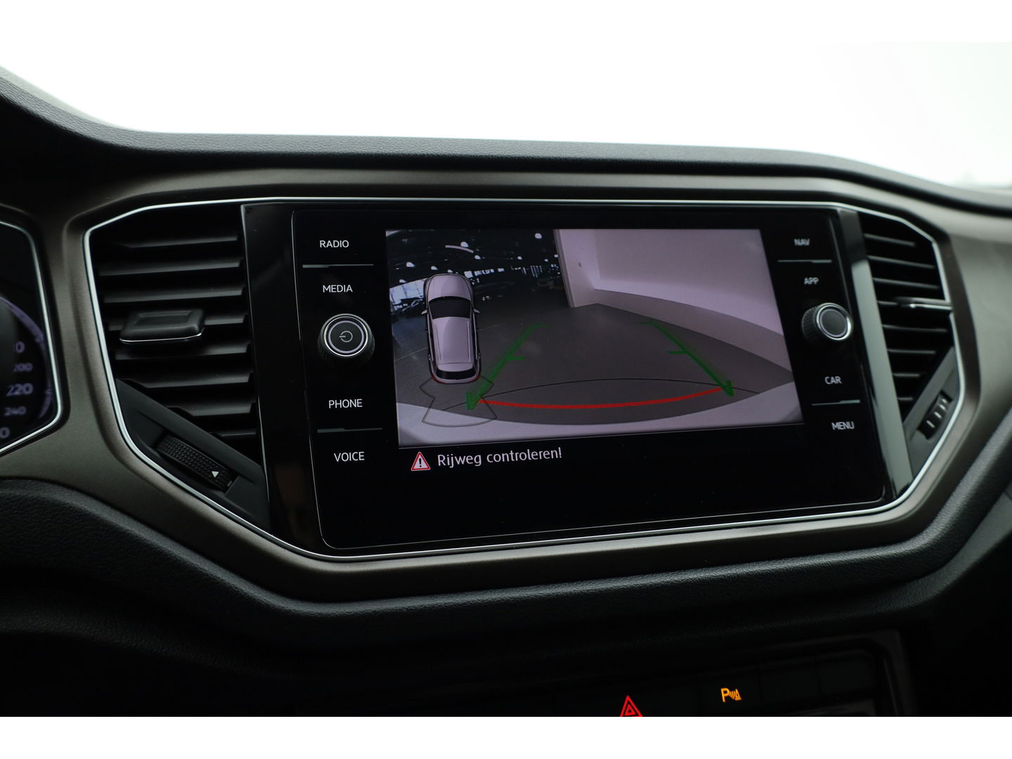 Volkswagen T-Roc 1.0 TSI Sport | Trekhaak | CarPlay | Adapt. Cruise | LED | Camera | Stoelverw. | PDC V+A | Navi