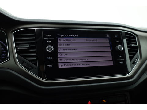 Volkswagen T-Roc 1.0 TSI Sport | Trekhaak | CarPlay | Adapt. Cruise | LED | Camera | Stoelverw. | PDC V+A | Navi