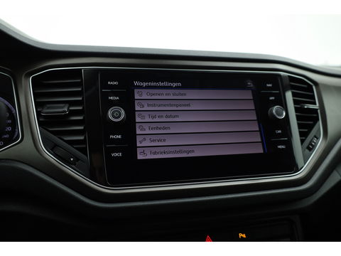 Volkswagen T-Roc 1.0 TSI Sport | Trekhaak | CarPlay | Adapt. Cruise | LED | Camera | Stoelverw. | PDC V+A | Navi