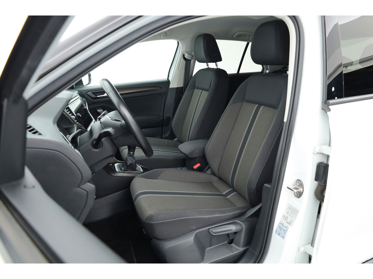 Volkswagen T-Roc 1.0 TSI Sport | Trekhaak | CarPlay | Adapt. Cruise | LED | Camera | Stoelverw. | PDC V+A | Navi