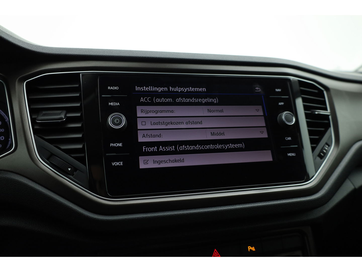 Volkswagen T-Roc 1.0 TSI Sport | Trekhaak | CarPlay | Adapt. Cruise | LED | Camera | Stoelverw. | PDC V+A | Navi