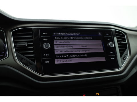 Volkswagen T-Roc 1.0 TSI Sport | Trekhaak | CarPlay | Adapt. Cruise | LED | Camera | Stoelverw. | PDC V+A | Navi
