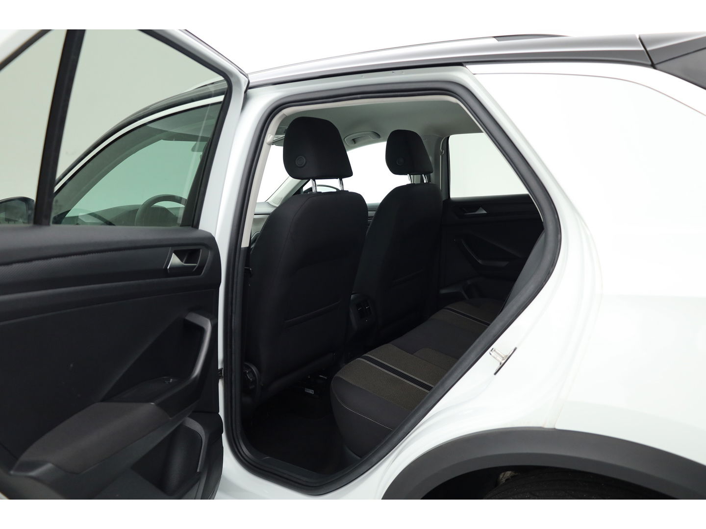 Volkswagen T-Roc 1.0 TSI Sport | Trekhaak | CarPlay | Adapt. Cruise | LED | Camera | Stoelverw. | PDC V+A | Navi