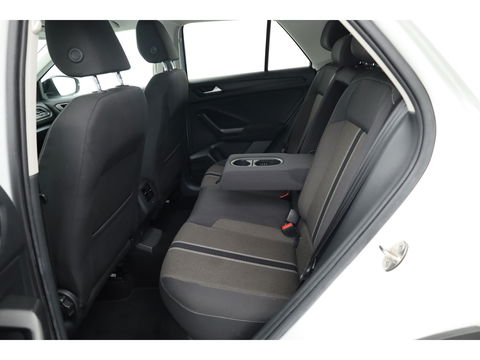 Volkswagen T-Roc 1.0 TSI Sport | Trekhaak | CarPlay | Adapt. Cruise | LED | Camera | Stoelverw. | PDC V+A | Navi