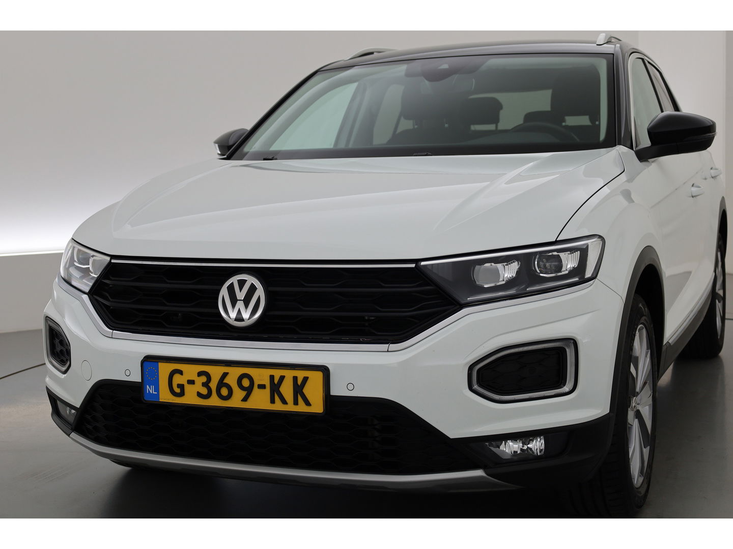 Volkswagen T-Roc 1.0 TSI Sport | Trekhaak | CarPlay | Adapt. Cruise | LED | Camera | Stoelverw. | PDC V+A | Navi
