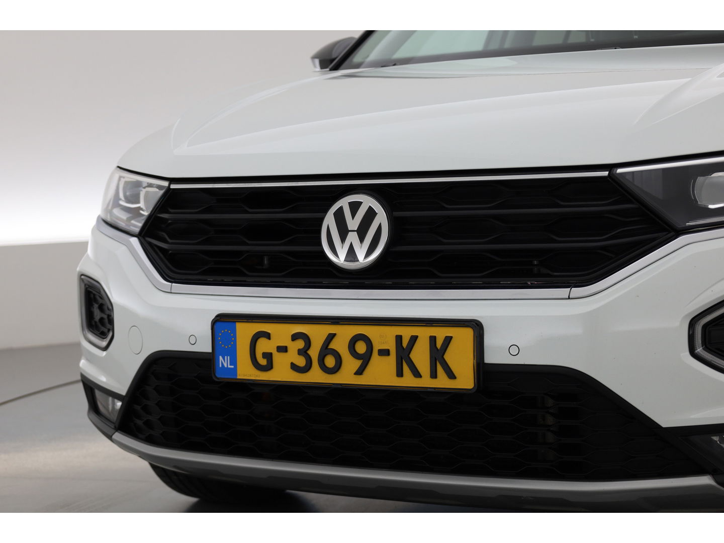 Volkswagen T-Roc 1.0 TSI Sport | Trekhaak | CarPlay | Adapt. Cruise | LED | Camera | Stoelverw. | PDC V+A | Navi