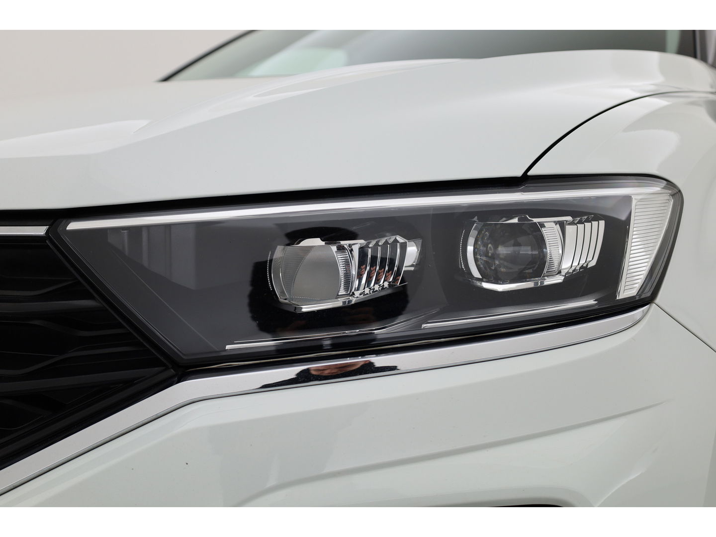 Volkswagen T-Roc 1.0 TSI Sport | Trekhaak | CarPlay | Adapt. Cruise | LED | Camera | Stoelverw. | PDC V+A | Navi