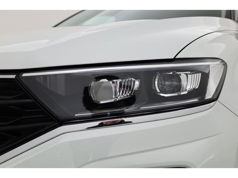Volkswagen T-Roc 1.0 TSI Sport | Trekhaak | CarPlay | Adapt. Cruise | LED | Camera | Stoelverw. | PDC V+A | Navi