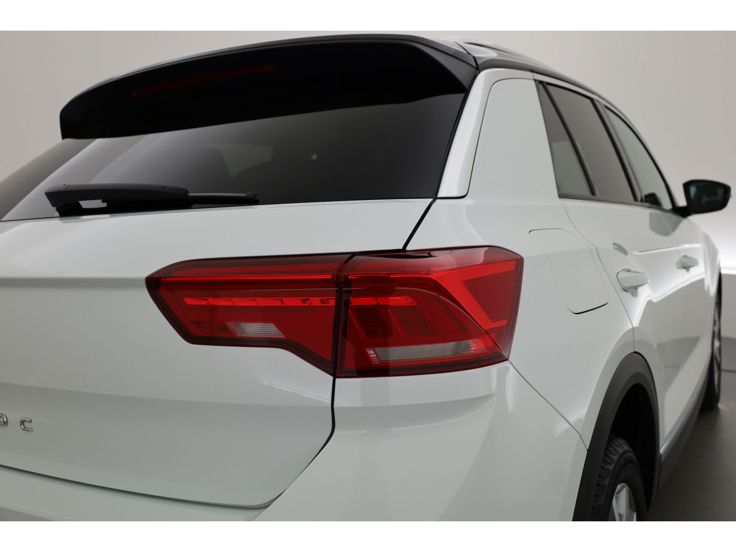 Volkswagen T-Roc 1.0 TSI Sport | Trekhaak | CarPlay | Adapt. Cruise | LED | Camera | Stoelverw. | PDC V+A | Navi