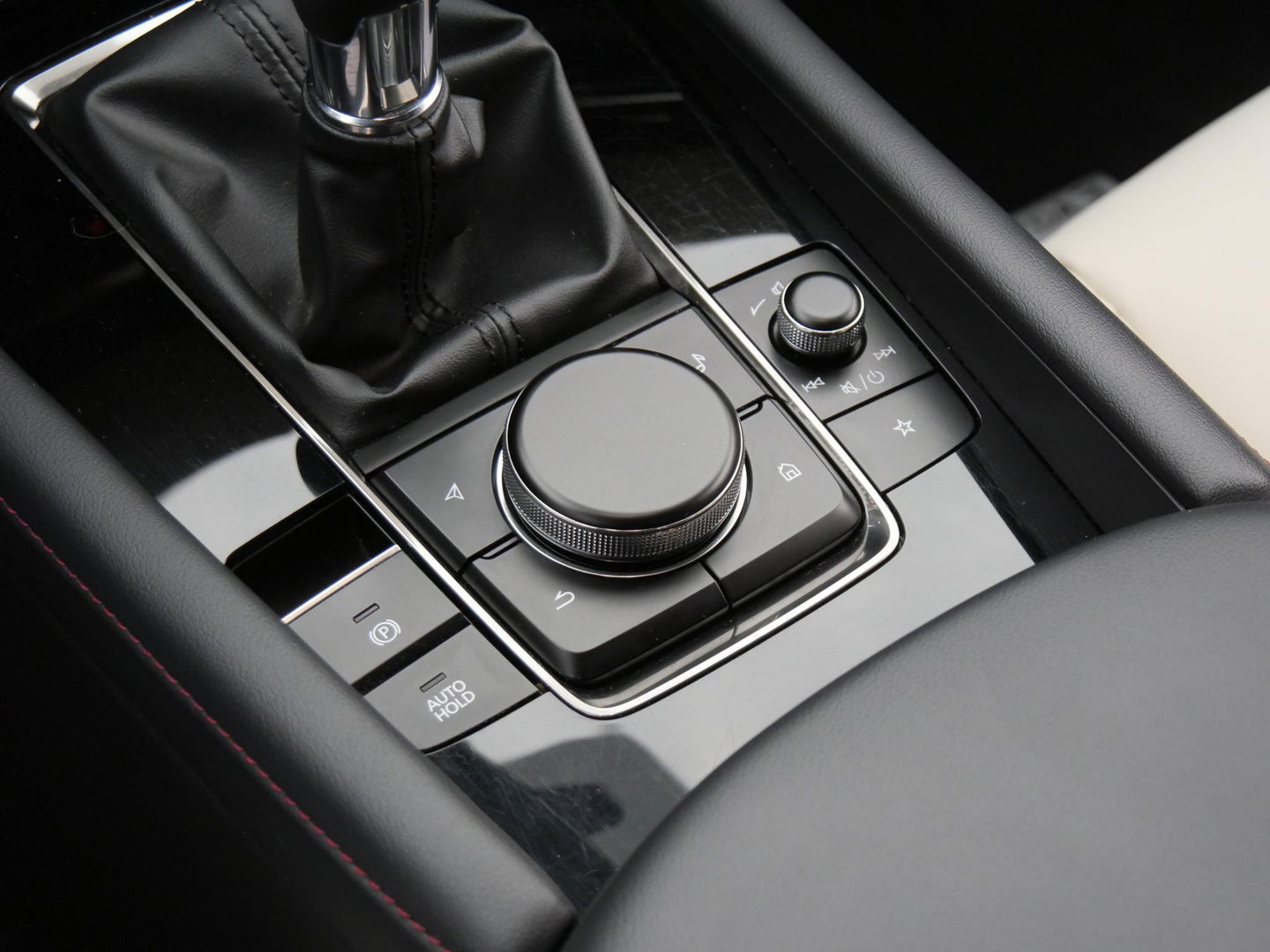 Mazda 3 2.0 150PK SPORTIVE/ LEER/ BOSE/ 18INCH/ NL-AUTO