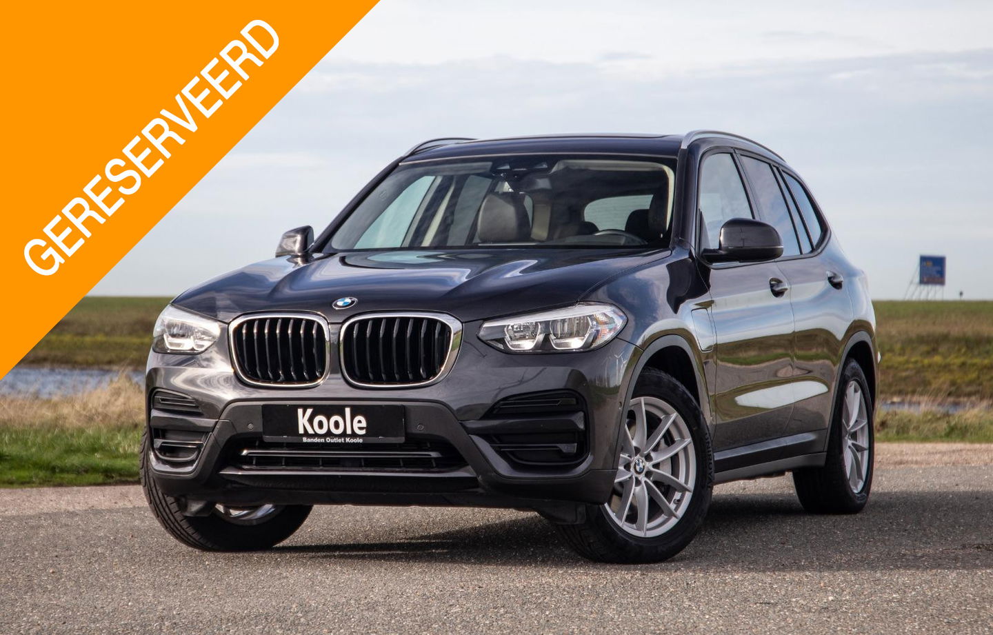BMW X3 xDrive30e High Executive BRUIN LEER / PANORAMA DAK / AUTOMAAT / PLUG IN / CARPLAY / STOELVERWARMING