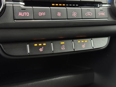 Kia Ceed Sportswagon 1.0 T-GDi GT-Line | Panoramadak | Stuurwielverwarming | Stoelverwarming | Camera | DAB | Apple Carplay | Android Auto | Lane Assist | Keyless Go | Keyless Entry |