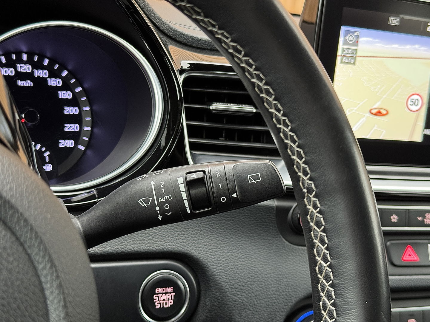 Kia Ceed Sportswagon 1.0 T-GDi GT-Line | Panoramadak | Stuurwielverwarming | Stoelverwarming | Camera | DAB | Apple Carplay | Android Auto | Lane Assist | Keyless Go | Keyless Entry |