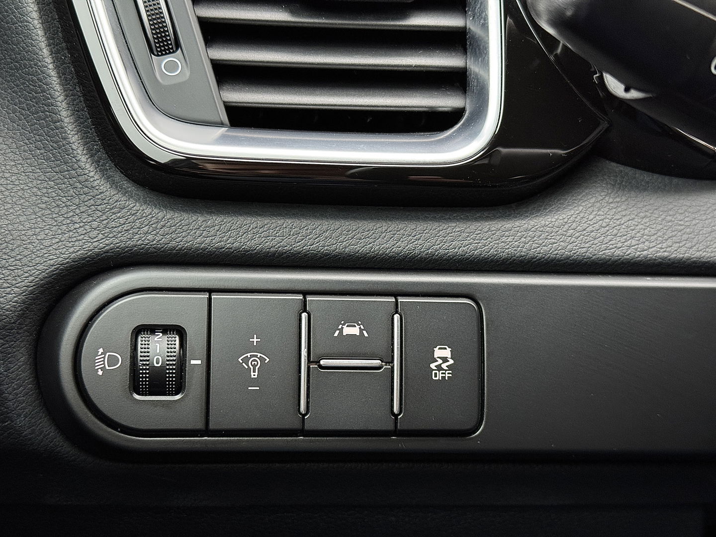 Kia Ceed Sportswagon 1.0 T-GDi GT-Line | Panoramadak | Stuurwielverwarming | Stoelverwarming | Camera | DAB | Apple Carplay | Android Auto | Lane Assist | Keyless Go | Keyless Entry |