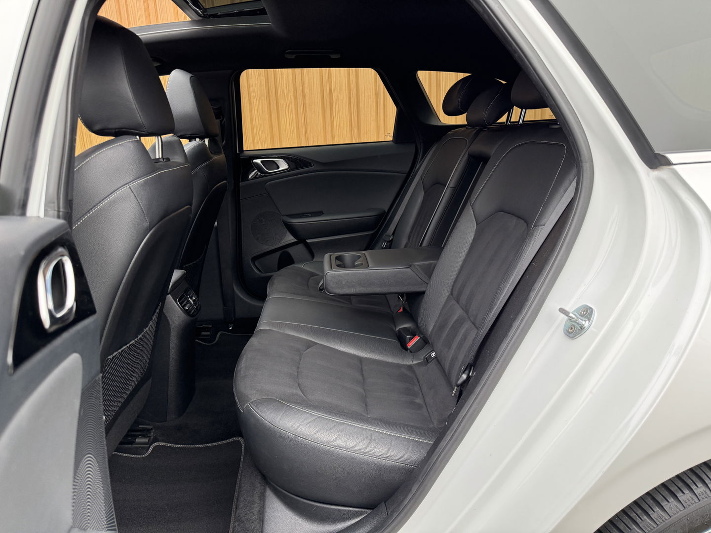 Kia Ceed Sportswagon 1.0 T-GDi GT-Line | Panoramadak | Stuurwielverwarming | Stoelverwarming | Camera | DAB | Apple Carplay | Android Auto | Lane Assist | Keyless Go | Keyless Entry |