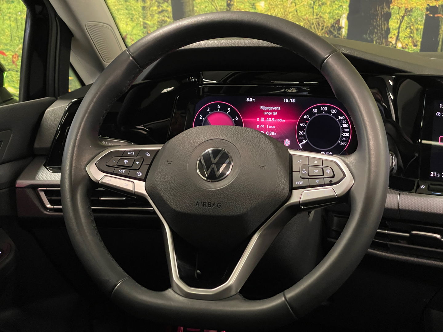 Volkswagen Golf 1.5 eTSI Life Business | Panoramadak | Apple Carplay | Head-Up-Display | Sfeerverlichting | Stop&GO | DAB+ |