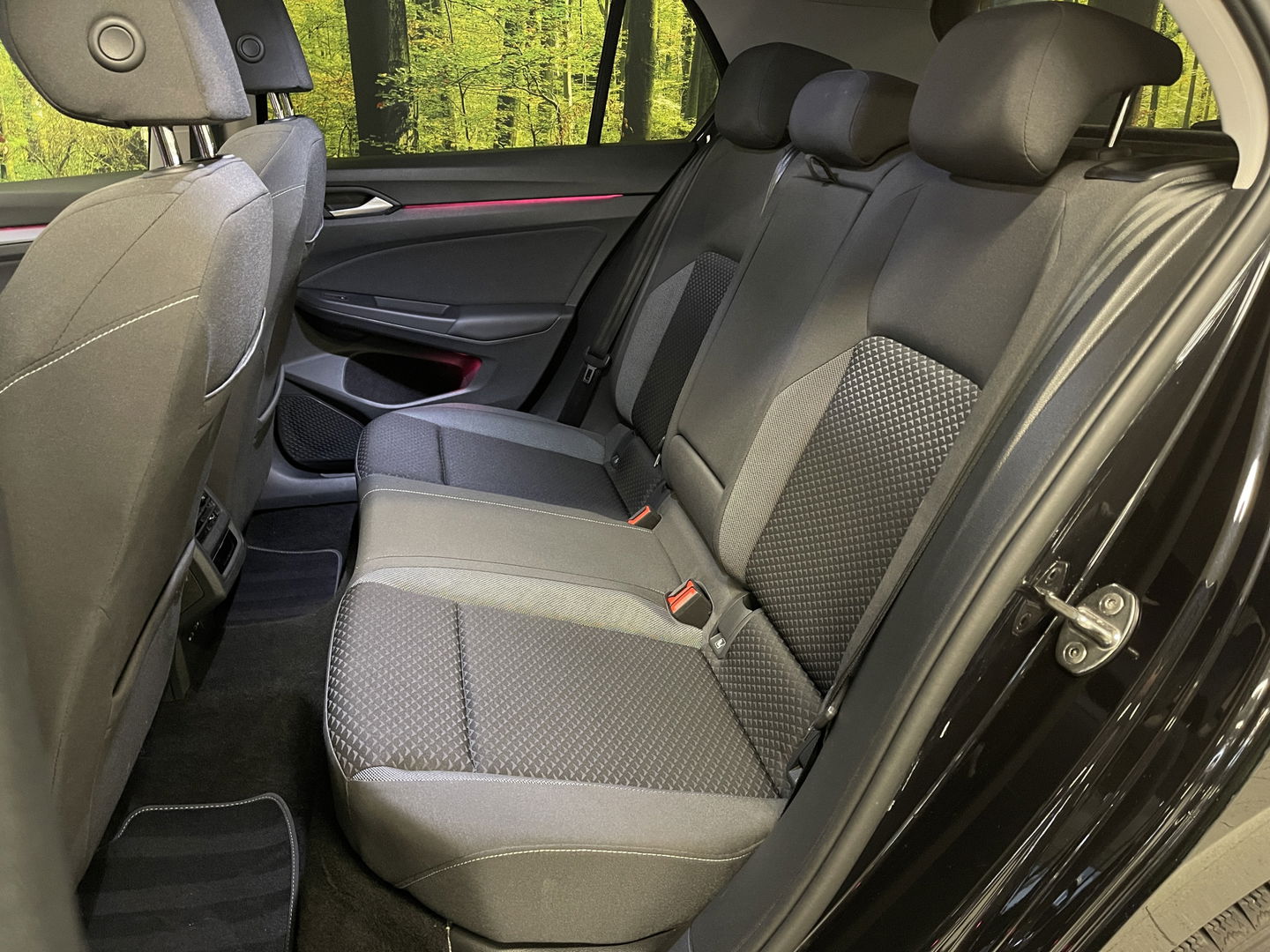 Volkswagen Golf 1.5 eTSI Life Business | Panoramadak | Apple Carplay | Head-Up-Display | Sfeerverlichting | Stop&GO | DAB+ |