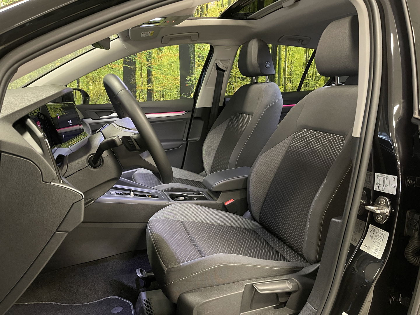 Volkswagen Golf 1.5 eTSI Life Business | Panoramadak | Apple Carplay | Head-Up-Display | Sfeerverlichting | Stop&GO | DAB+ |