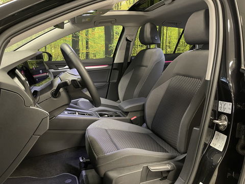 Volkswagen Golf 1.5 eTSI Life Business | Panoramadak | Apple Carplay | Head-Up-Display | Sfeerverlichting | Stop&GO | DAB+ |