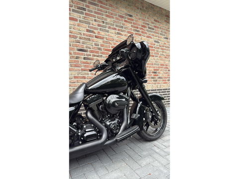 Harley Davidson 103 FLHXS Street Glide Blackout CVO Streetglide