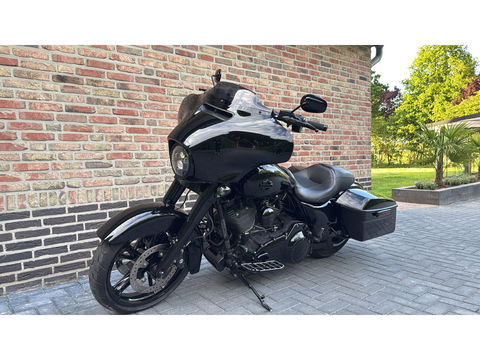 Harley Davidson 103 FLHXS Street Glide Streetglide clubstyle CVO Blackout