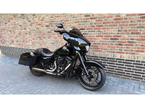 Harley Davidson 103 FLHXS Street Glide Streetglide clubstyle CVO Blackout