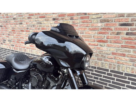 Harley Davidson FLHXS Streetglide CVO Street glide Special Blackout