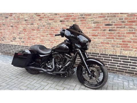 Harley Davidson FLHXS Streetglide CVO Street glide Special Blackout