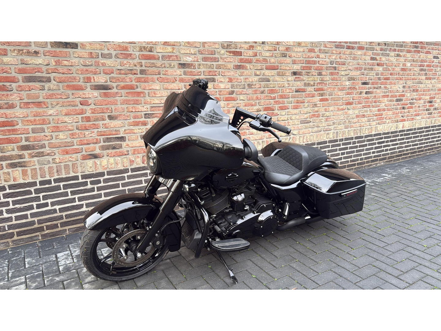 Harley Davidson FLHX Street Glide CVO Blackout Streetglide