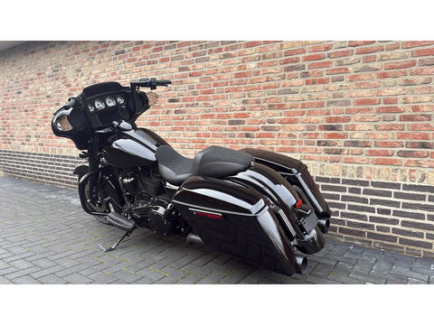 Harley Davidson FLHX Street Glide CVO Blackout Streetglide