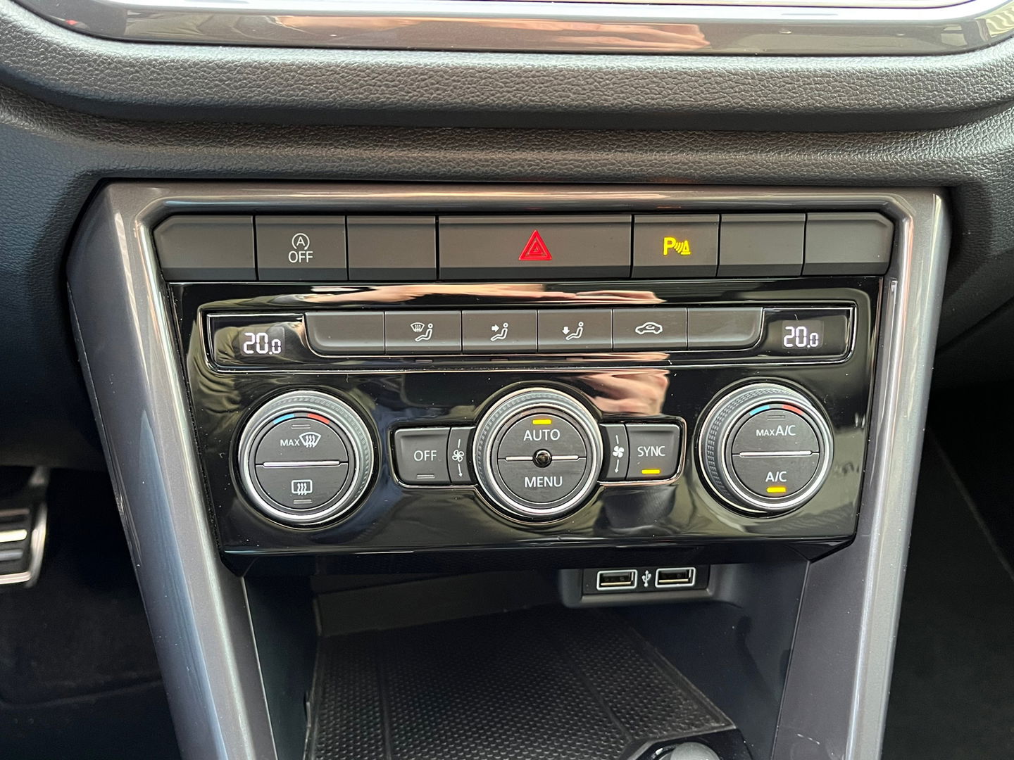 Volkswagen T-Roc 1.5 TSI R-Line|Pano|ACC|Pdc|Keyless|Carplay|Virtual Cockpit|NL-Auto|150PK