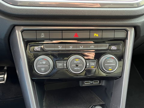 Volkswagen T-Roc 1.5 TSI R-Line|Pano|ACC|Pdc|Keyless|Carplay|Virtual Cockpit|NL-Auto|150PK